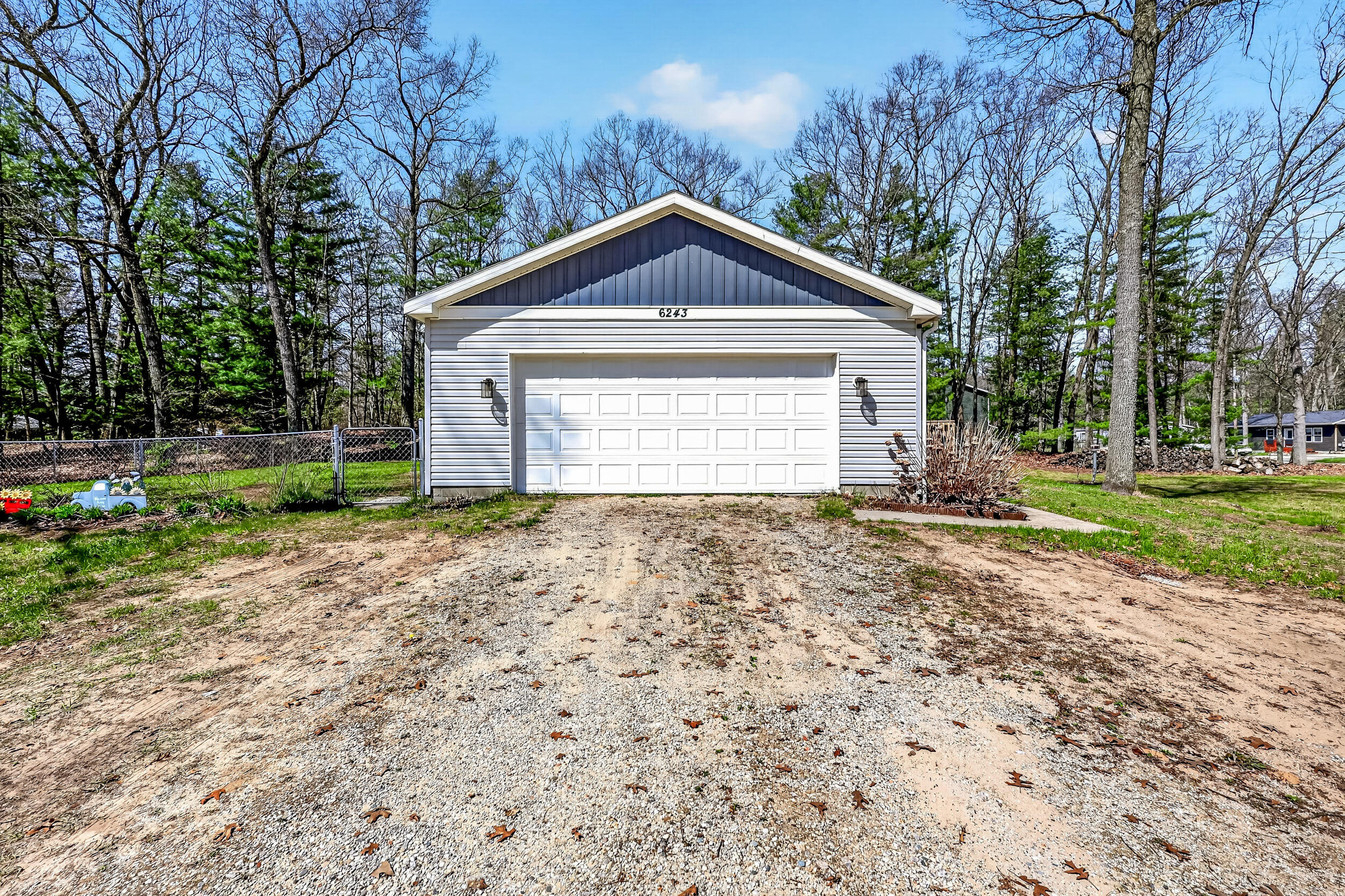 6243 N Wildrose Way