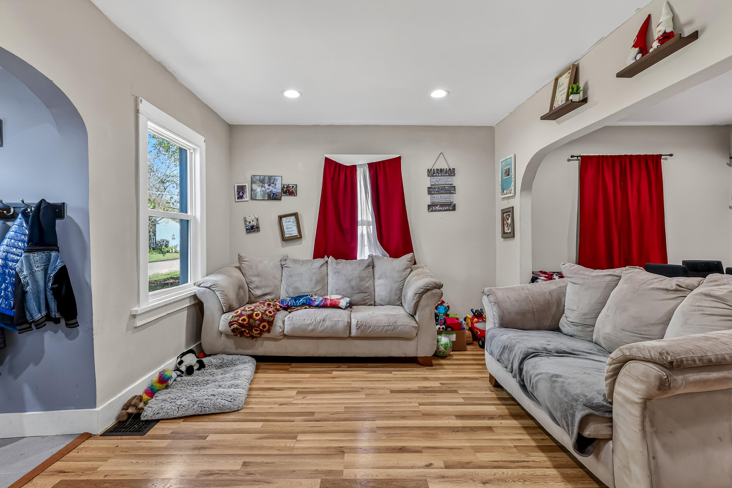 778 E Isabella Avenue