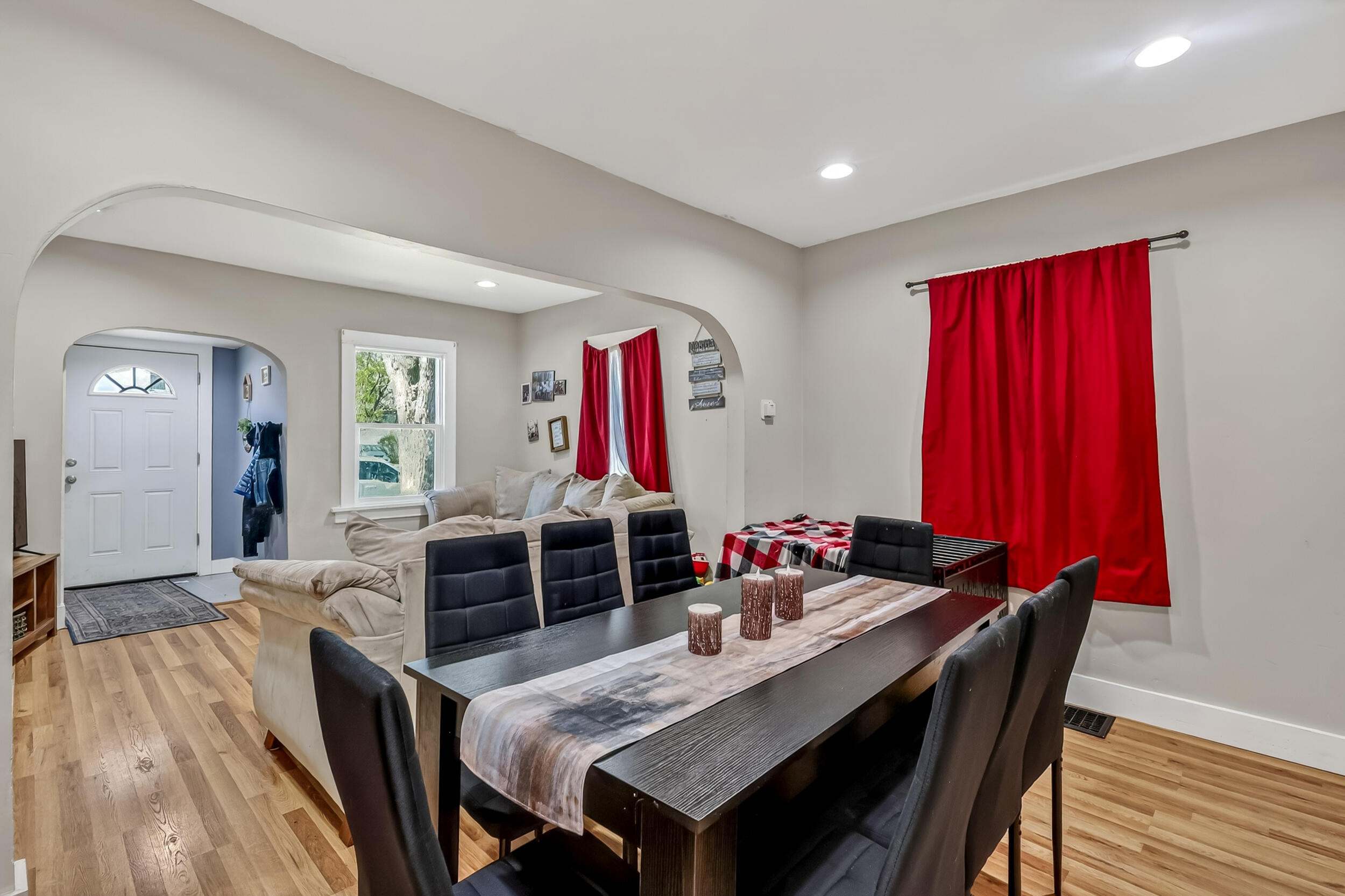 778 E Isabella Avenue