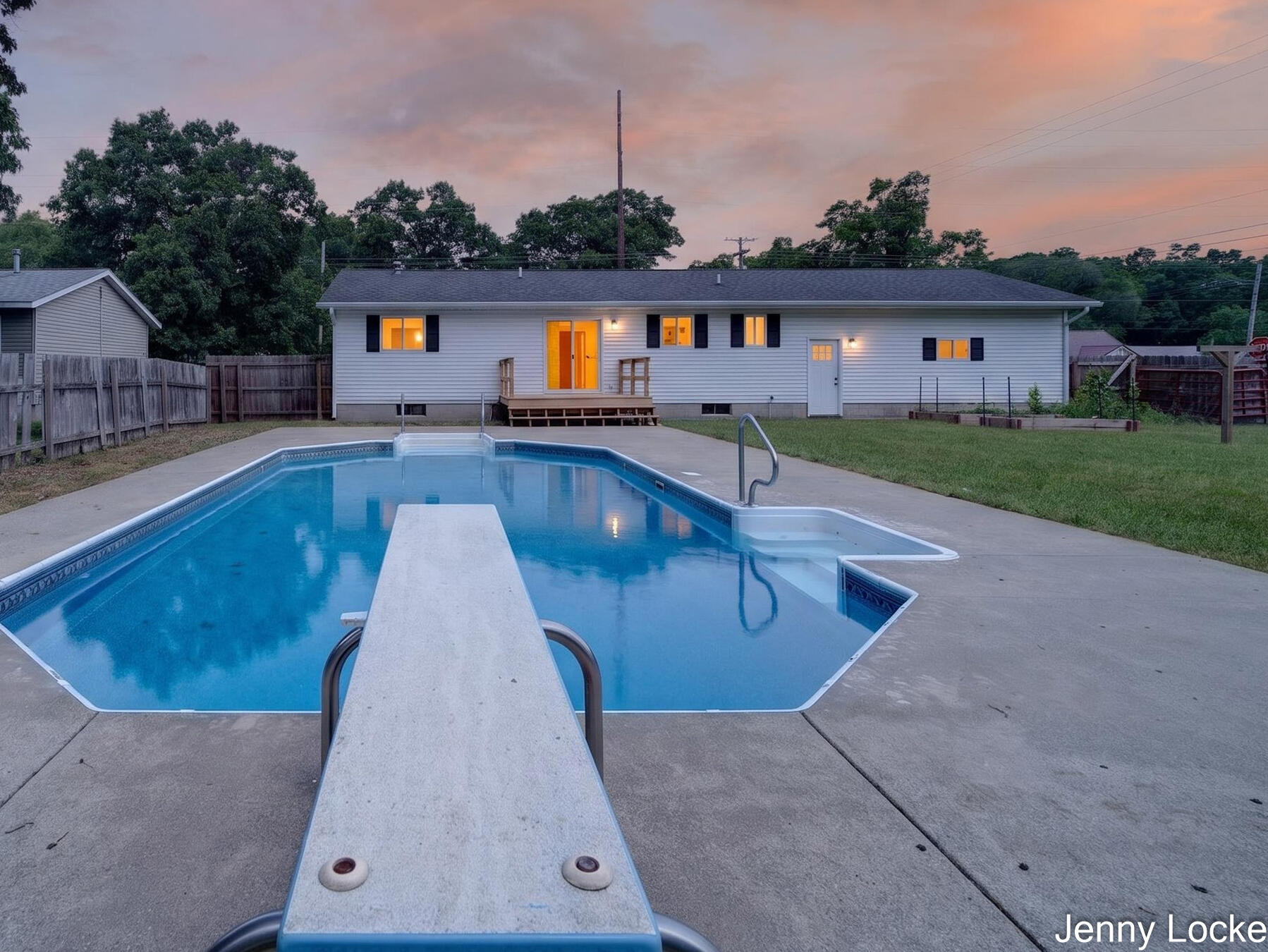 2391 Macarthur Road