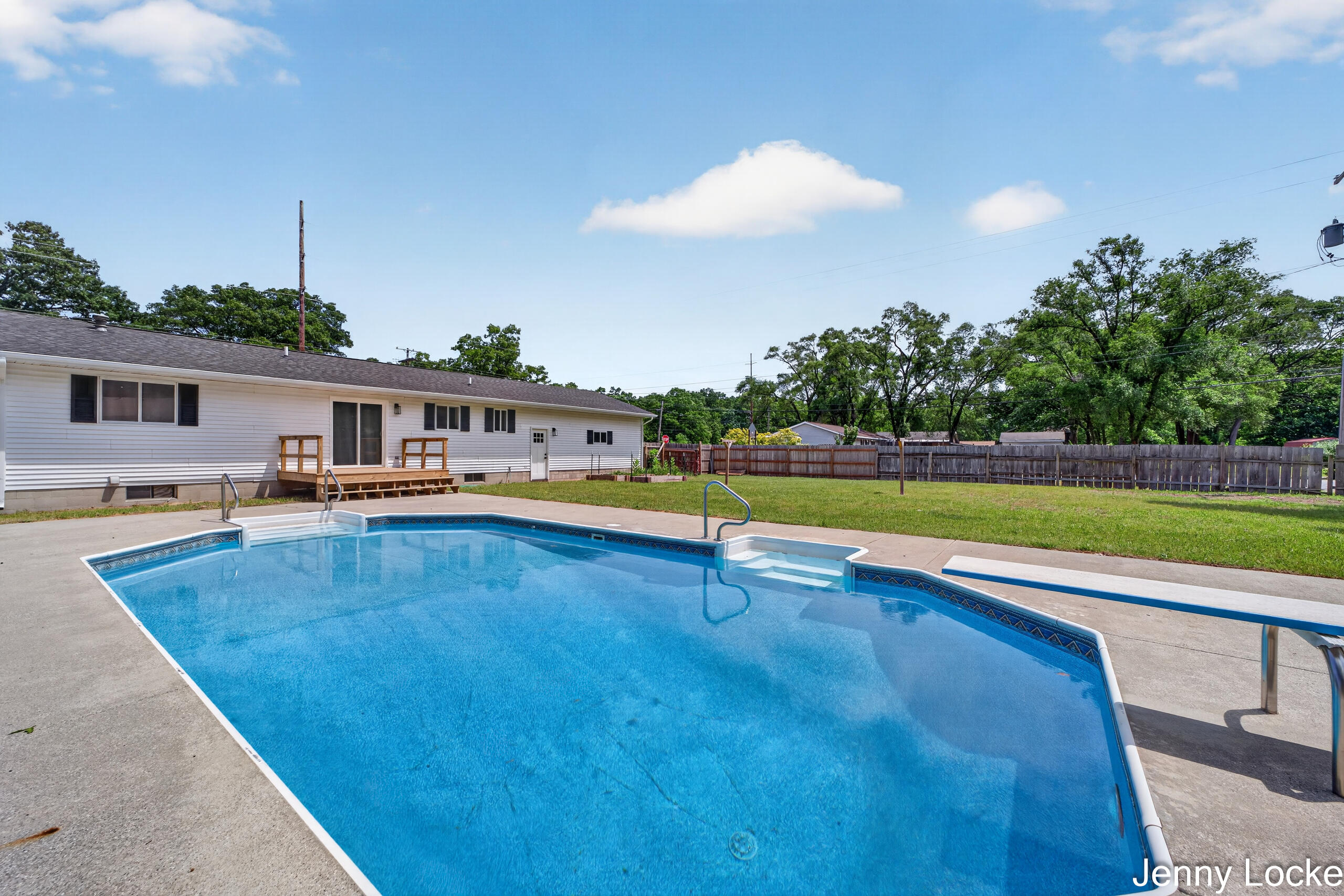 2391 Macarthur Road