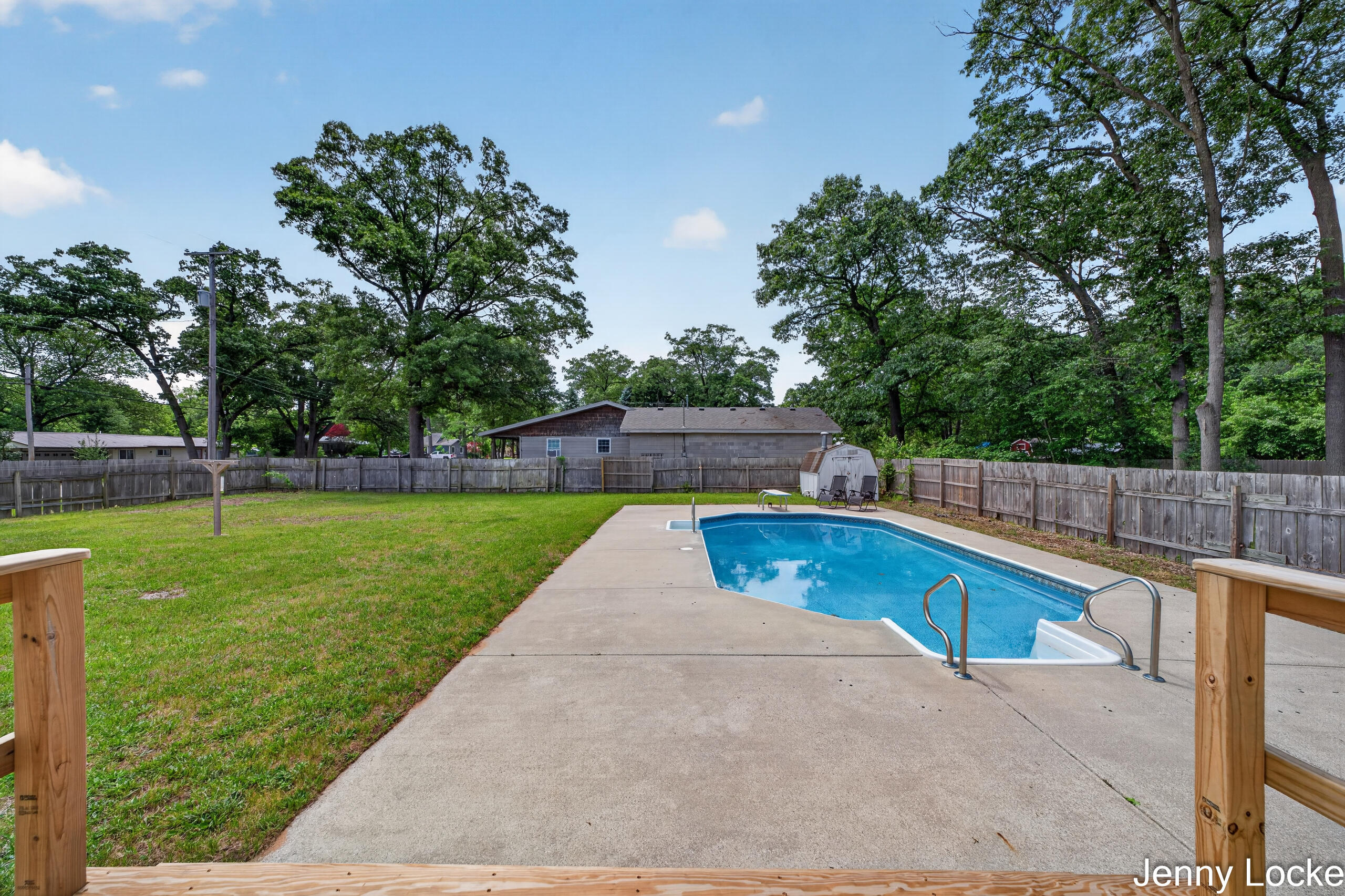 2391 Macarthur Road
