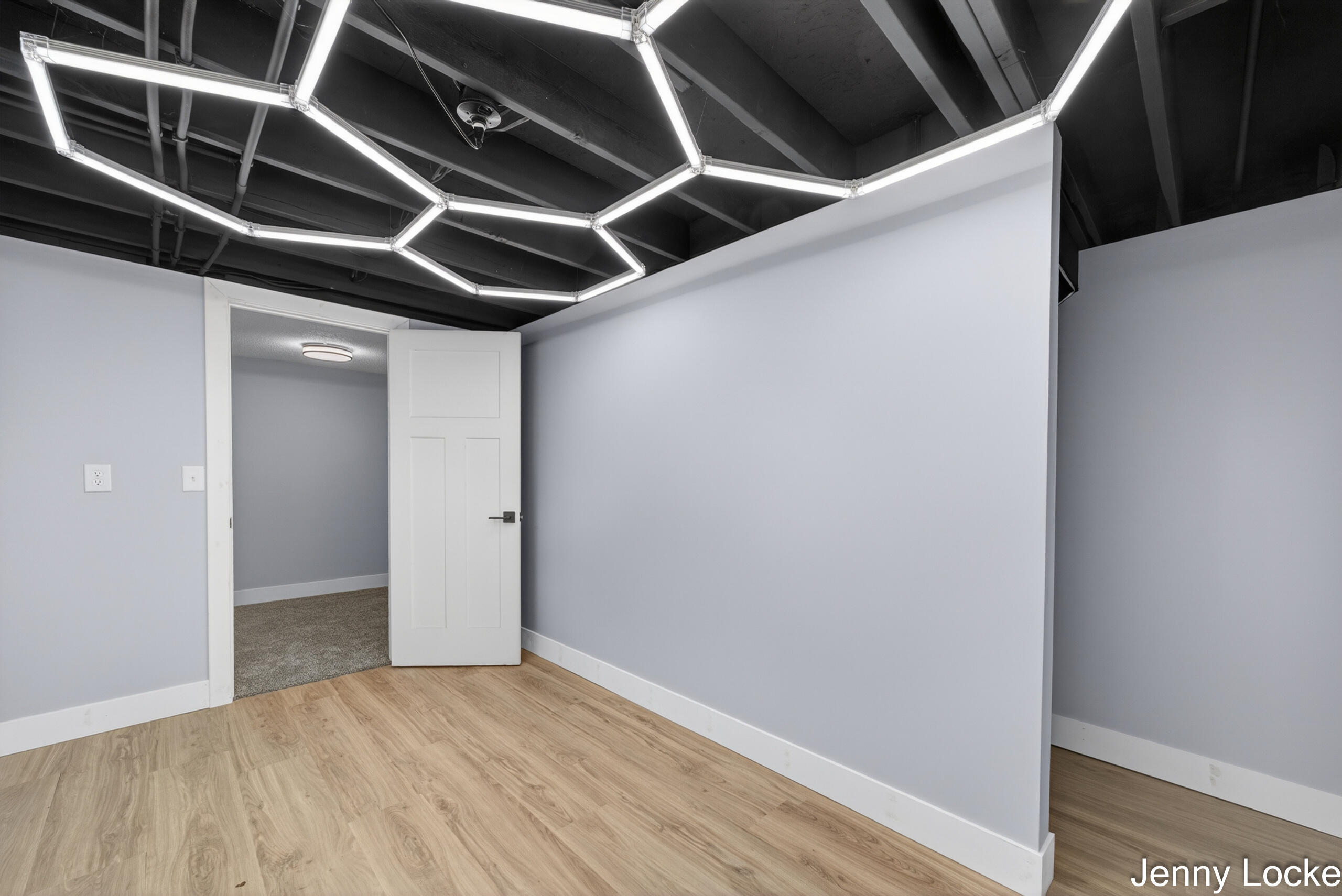2391 Macarthur Road
