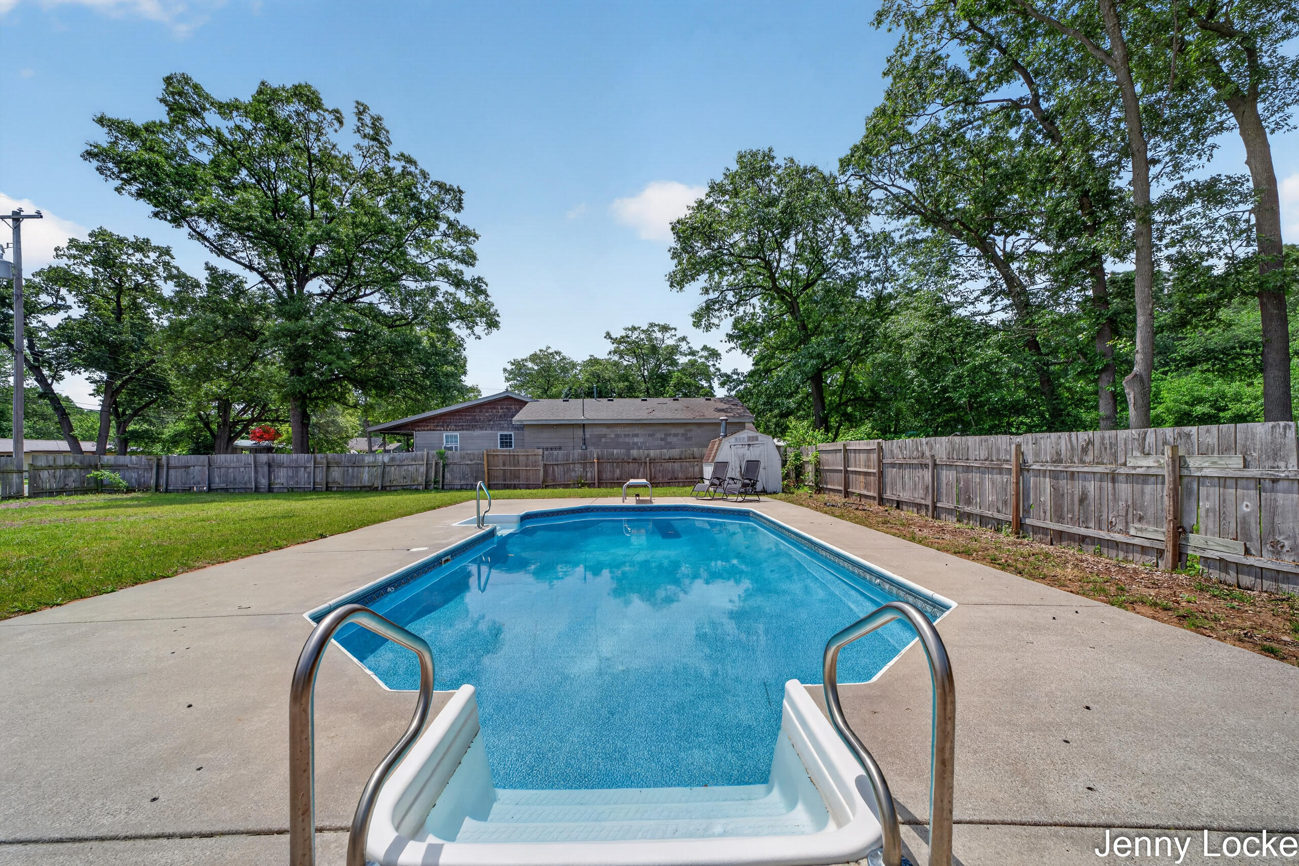 2391 Macarthur Road