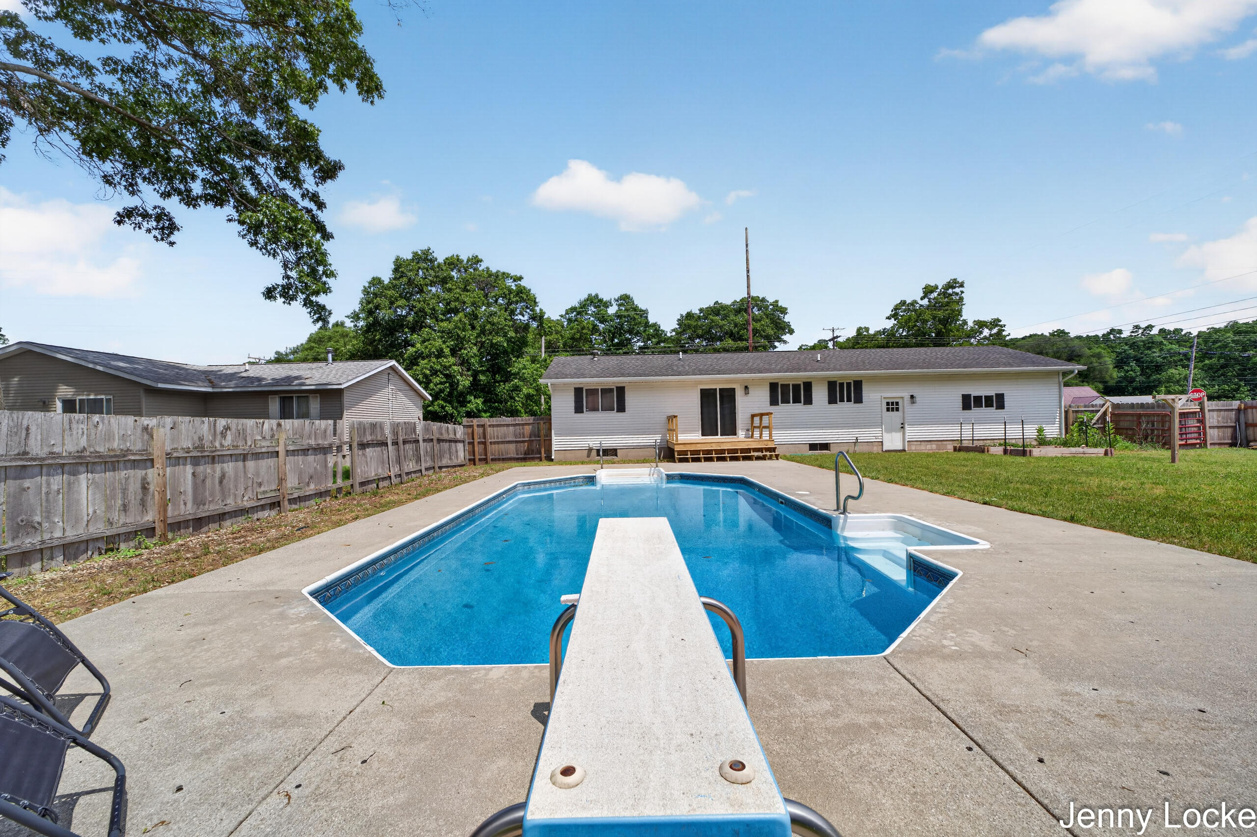 2391 Macarthur Road