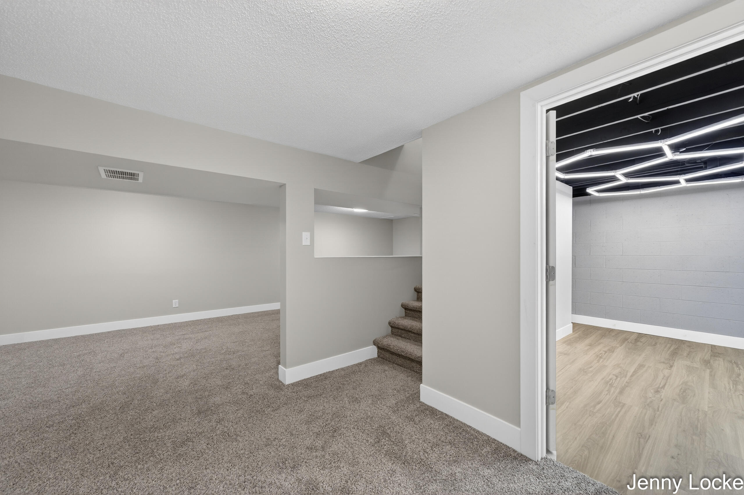 2391 Macarthur Road