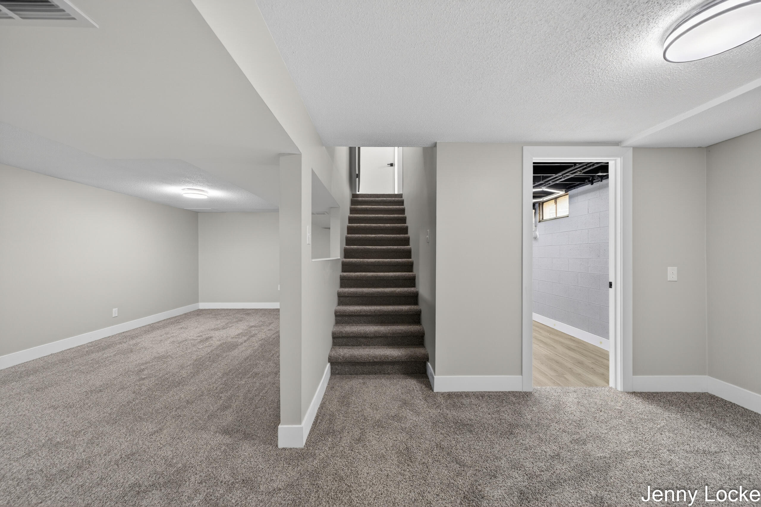 2391 Macarthur Road