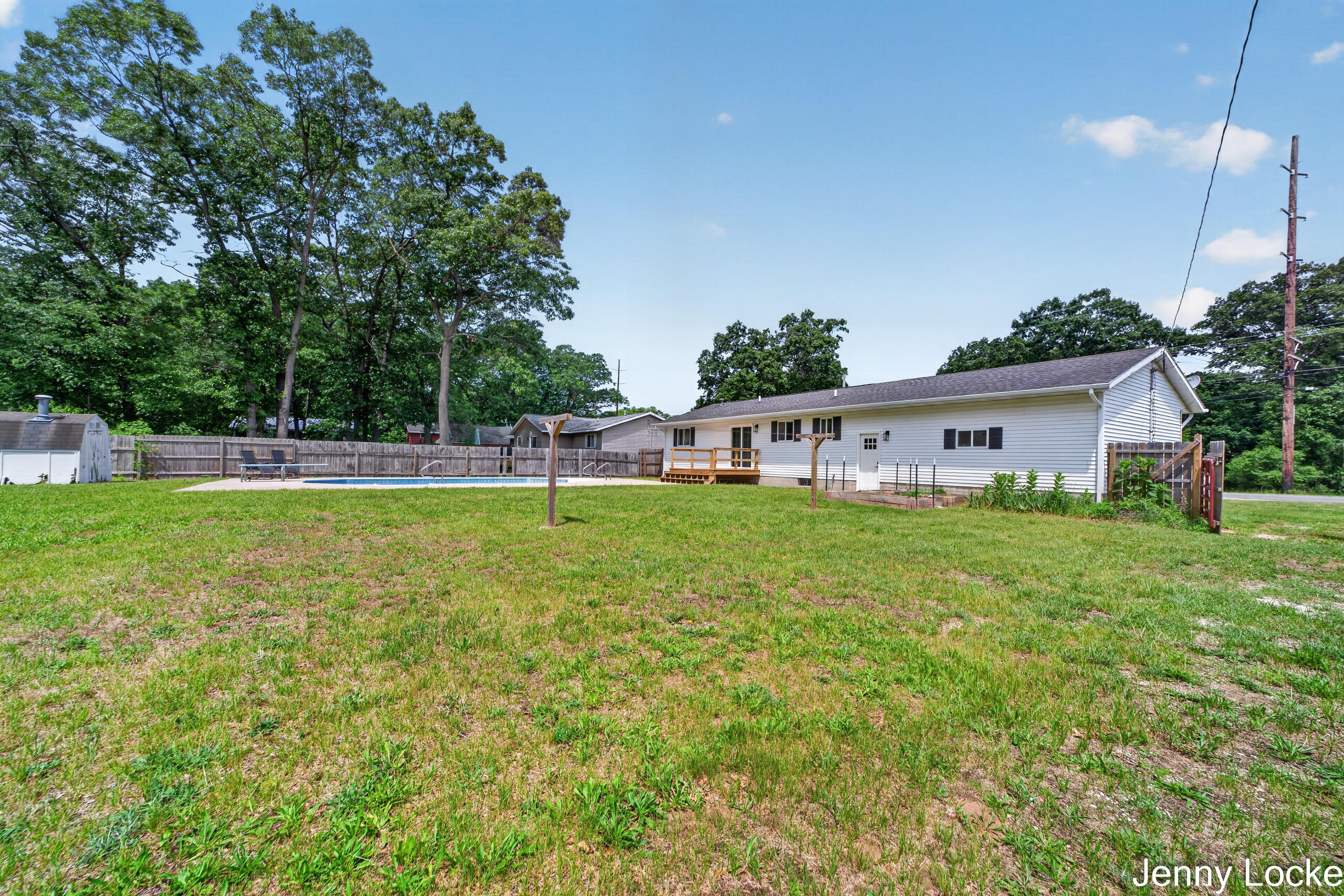 2391 Macarthur Road