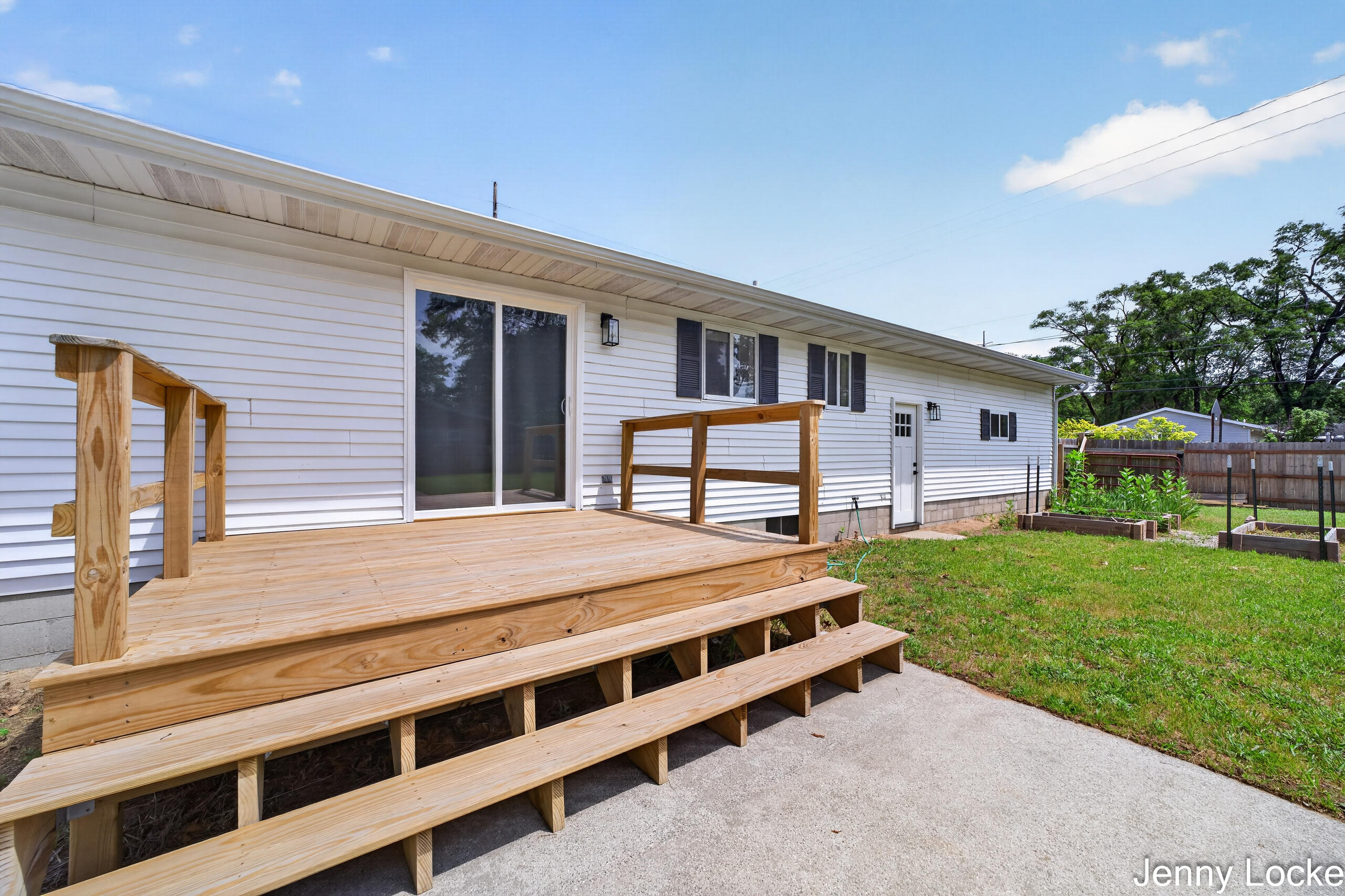 2391 Macarthur Road