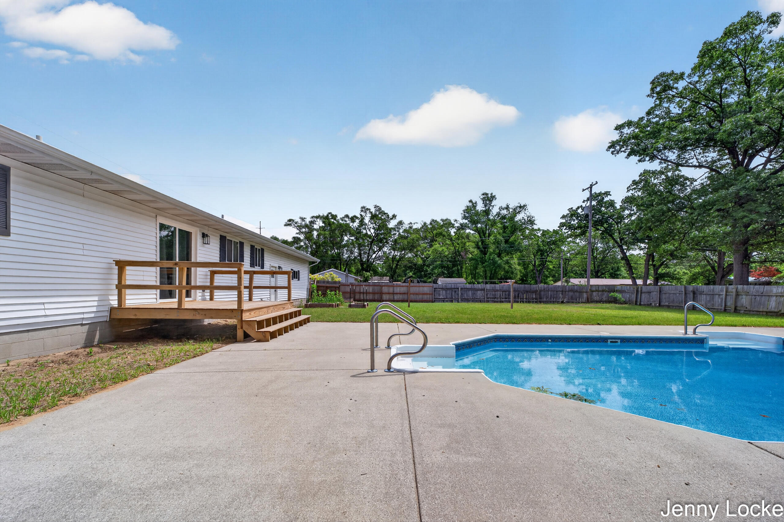 2391 Macarthur Road