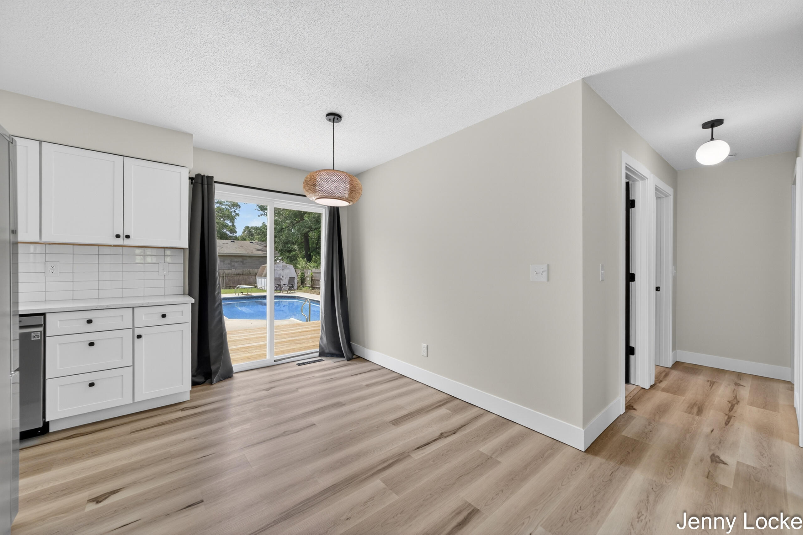 2391 Macarthur Road