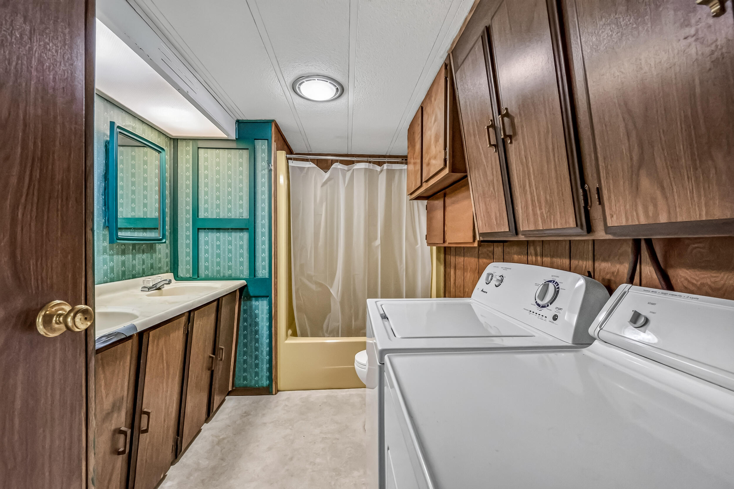 6402 S Oceana Drive
