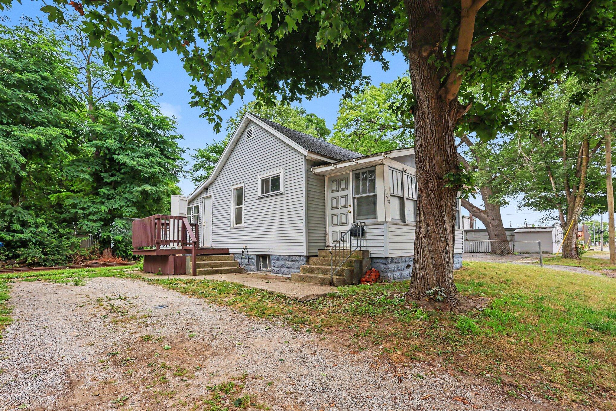 1768 Henry Street