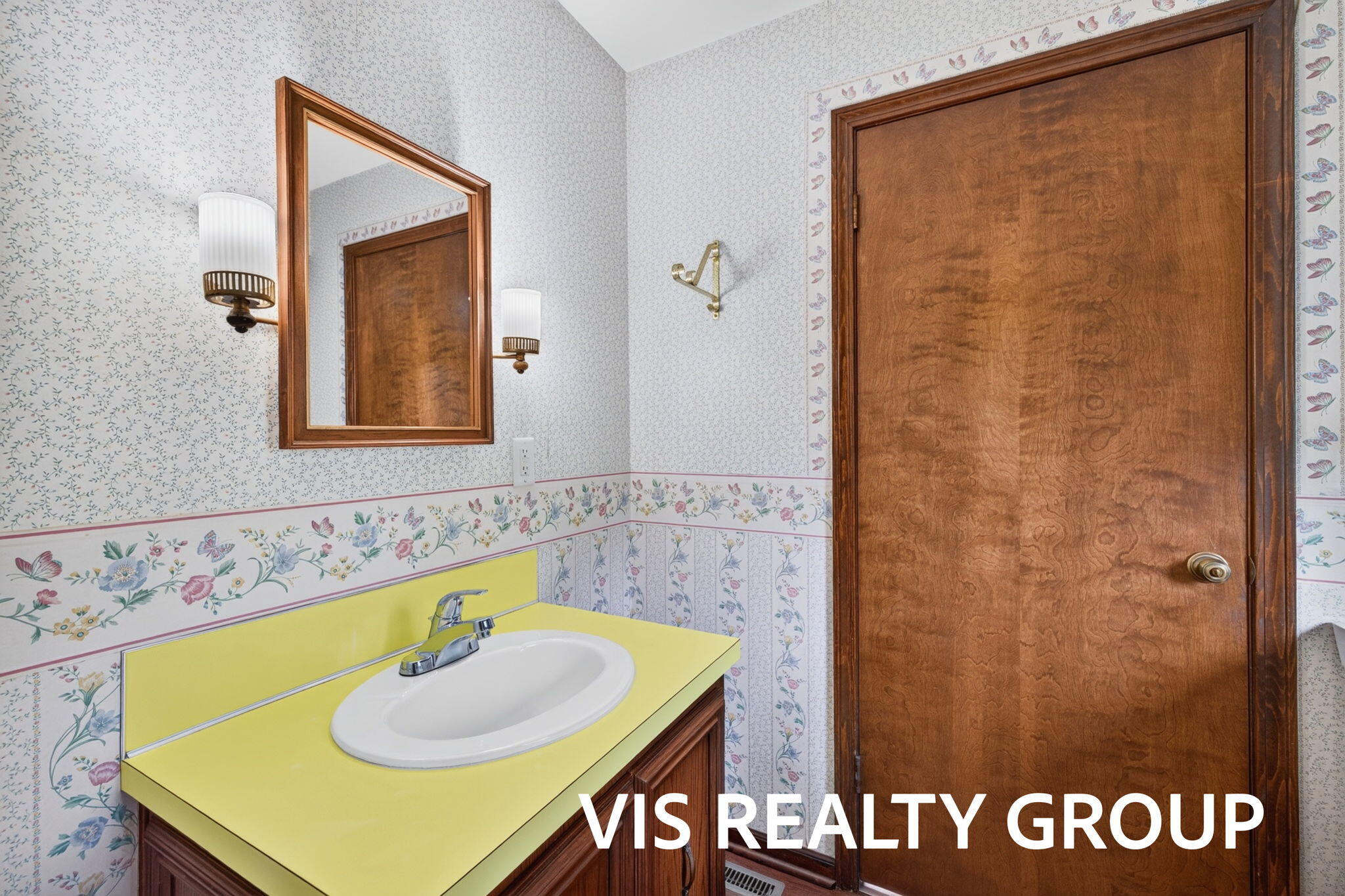 7645 Carefree Drive