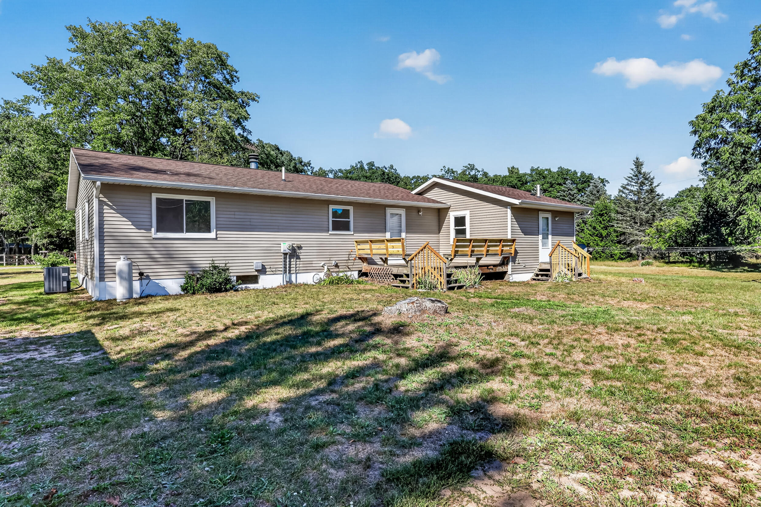 2465 E Arthur Road