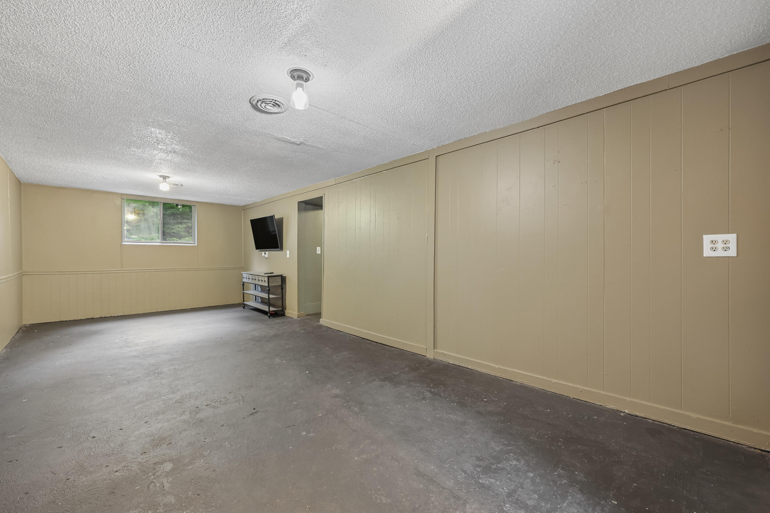 3100 W Giles Road