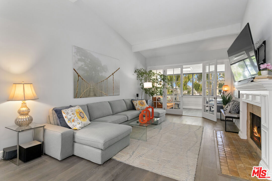 310 Tahiti Way Unit: 302