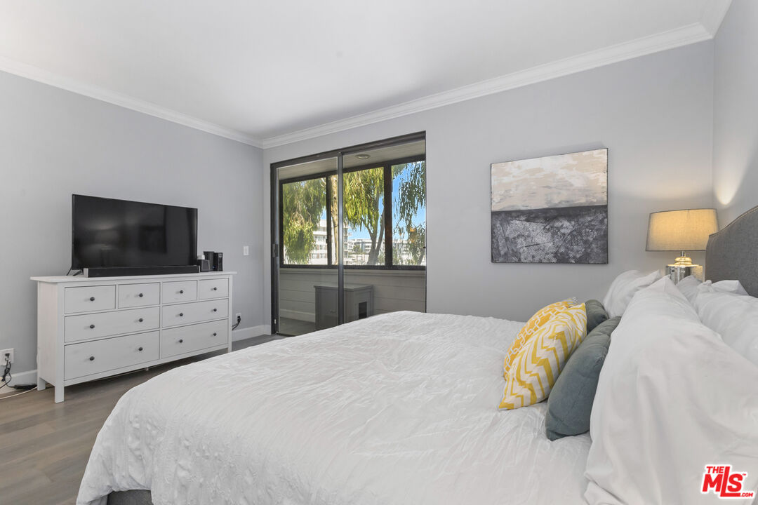 310 Tahiti Way Unit: 302
