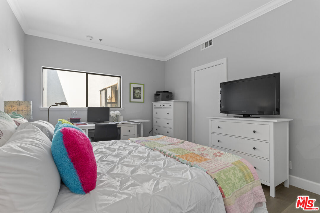 310 Tahiti Way Unit: 302