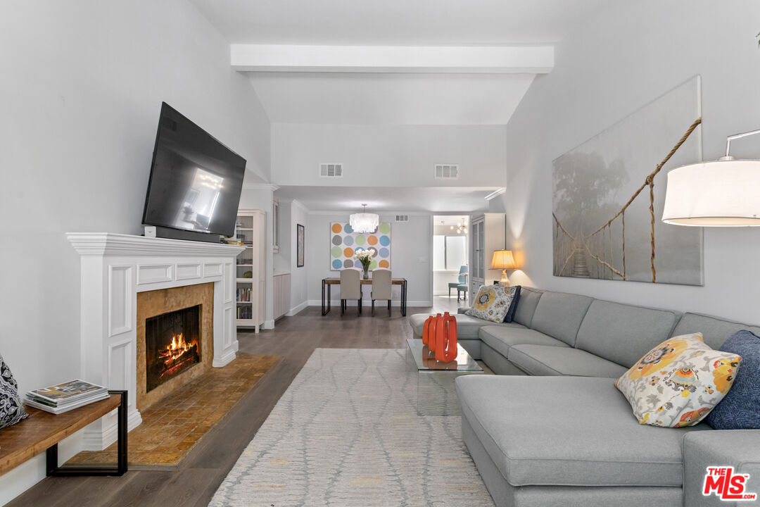 310 Tahiti Way Unit: 302
