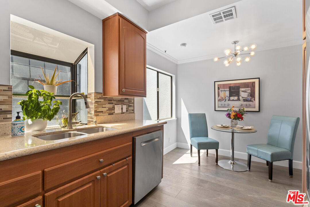 310 Tahiti Way Unit: 302