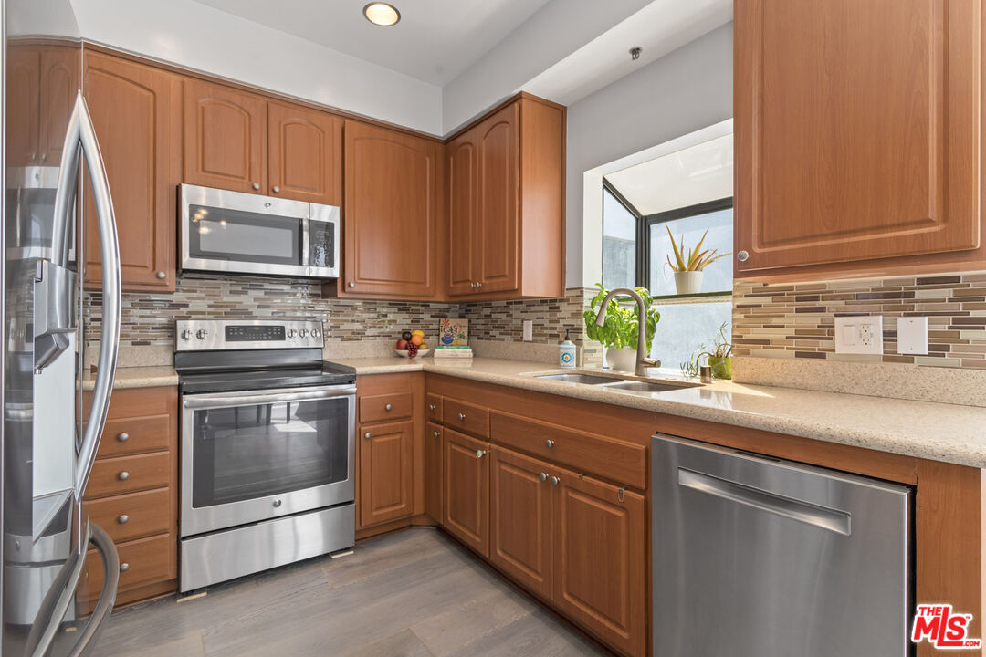 310 Tahiti Way Unit: 302