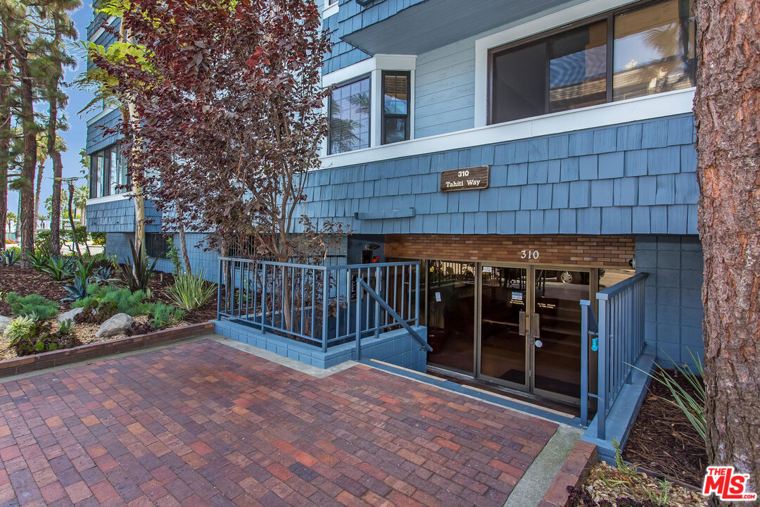 310 Tahiti Way Unit: 302