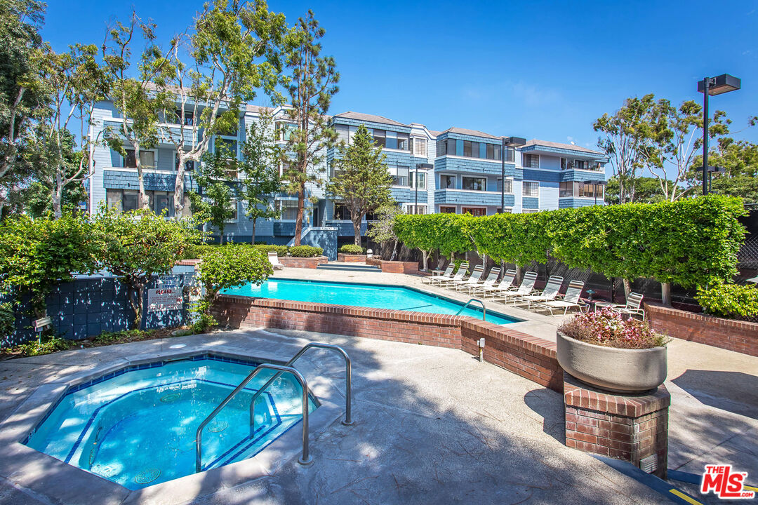 310 Tahiti Way Unit: 302