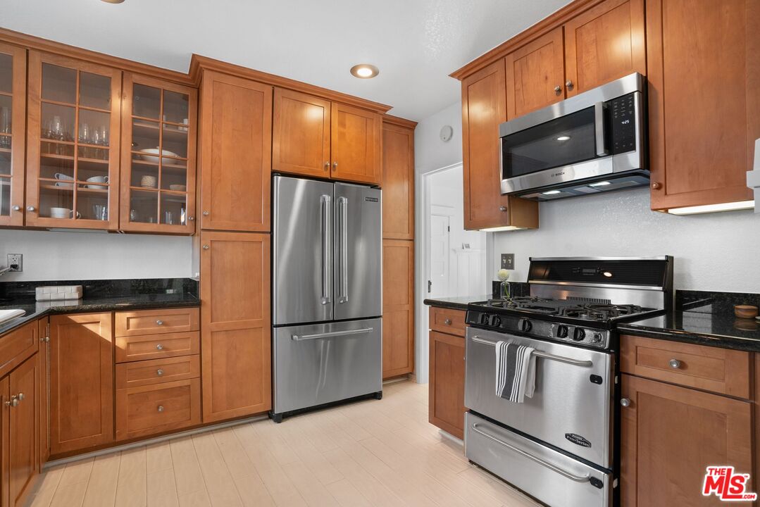 156 Fraser Ave
