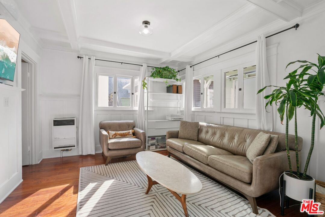 156 Fraser Ave