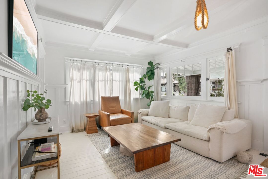 156 Fraser Ave