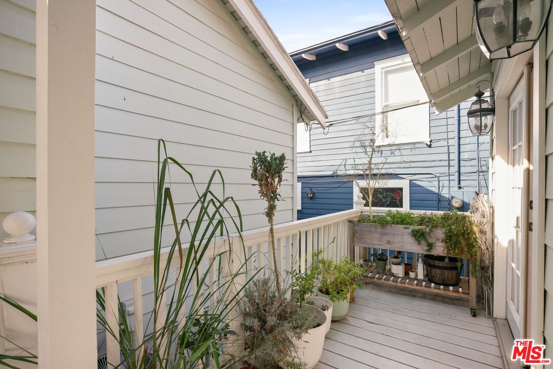 156 Fraser Ave