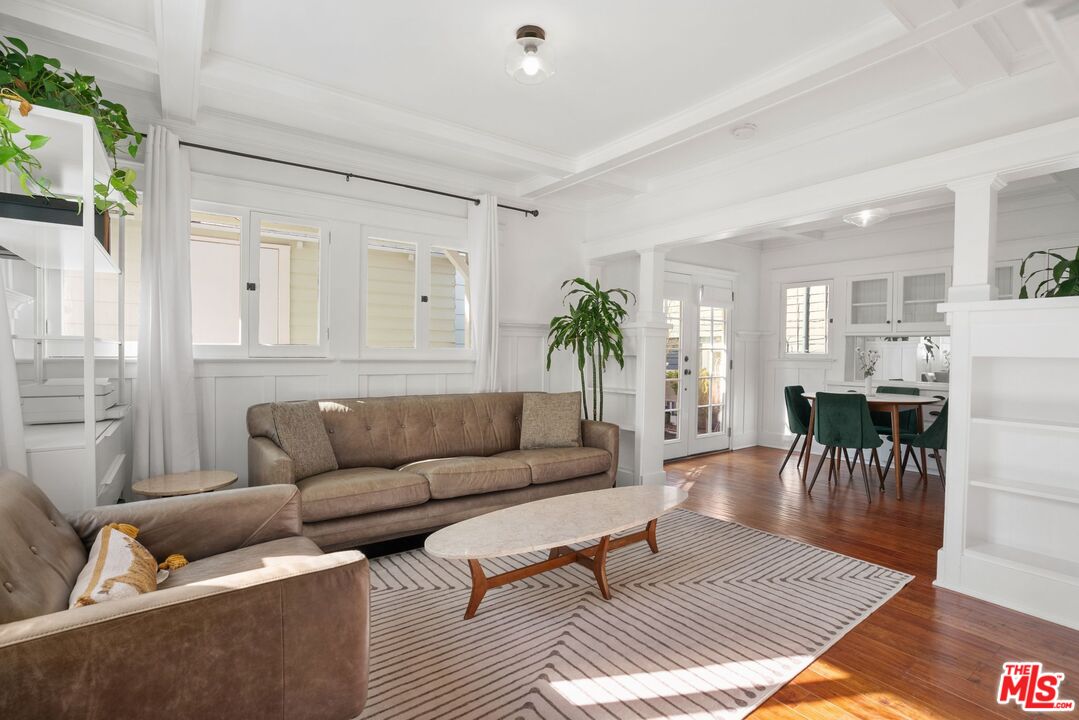 156 Fraser Ave