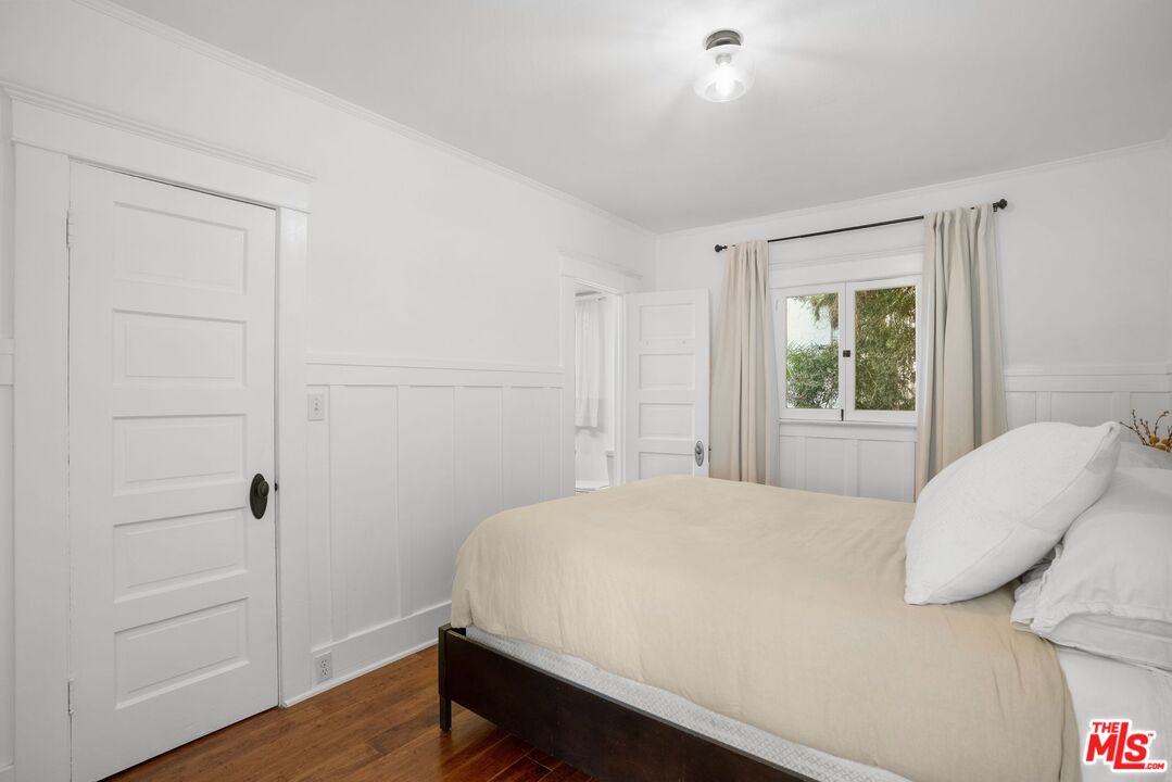 156 Fraser Ave