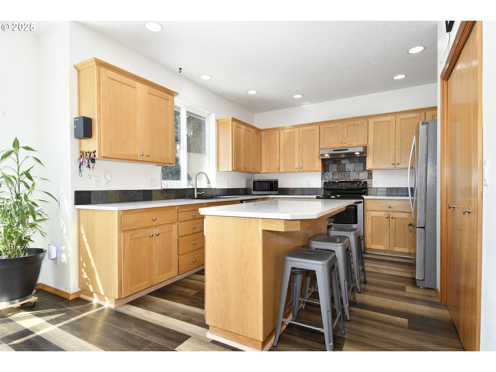 2036 NW WOODLAND DR, McMinnville