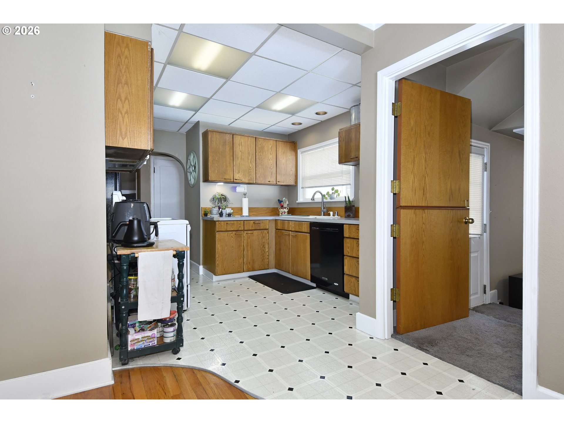 414 W 20TH ST