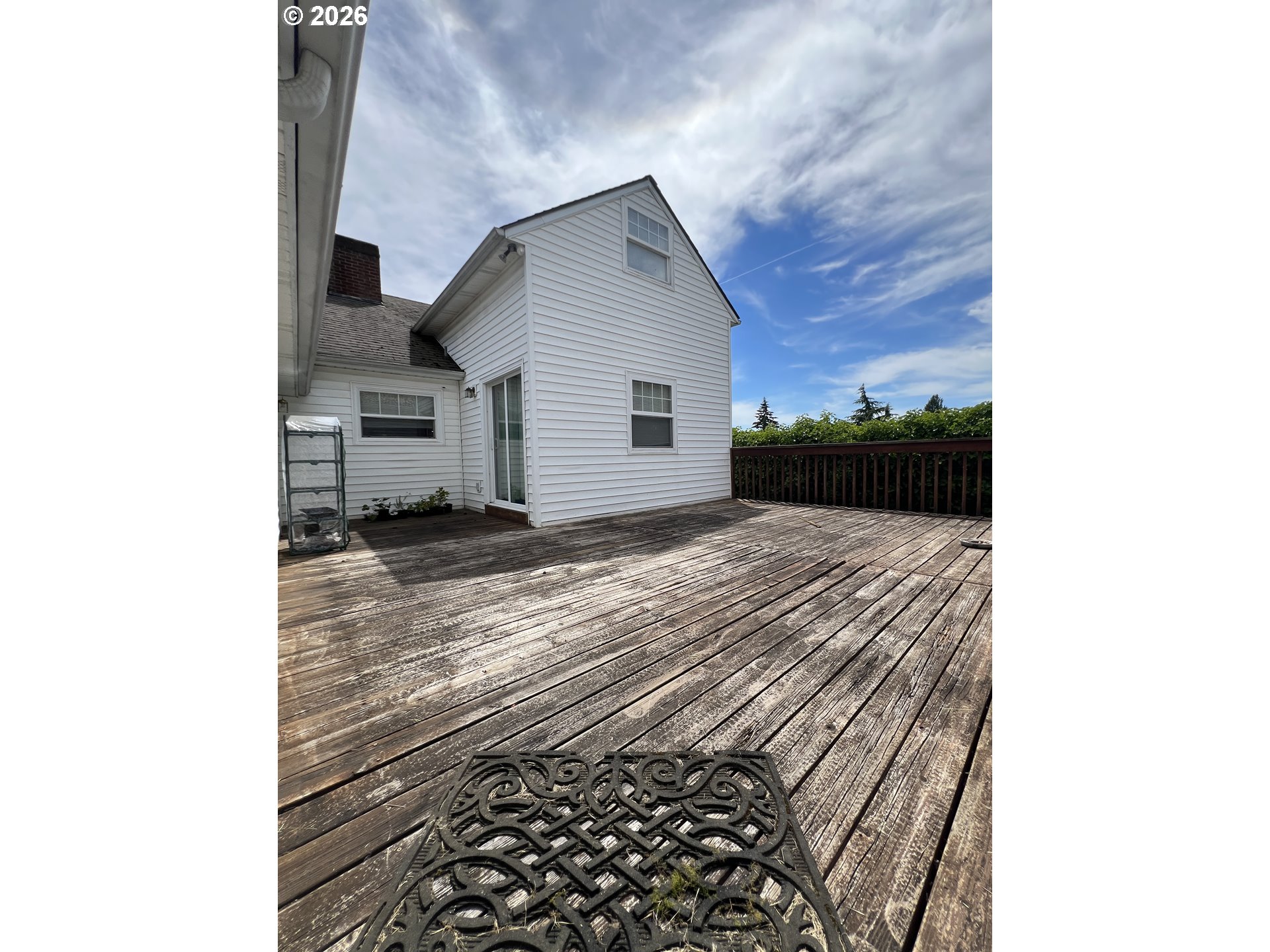 414 W 20TH ST
