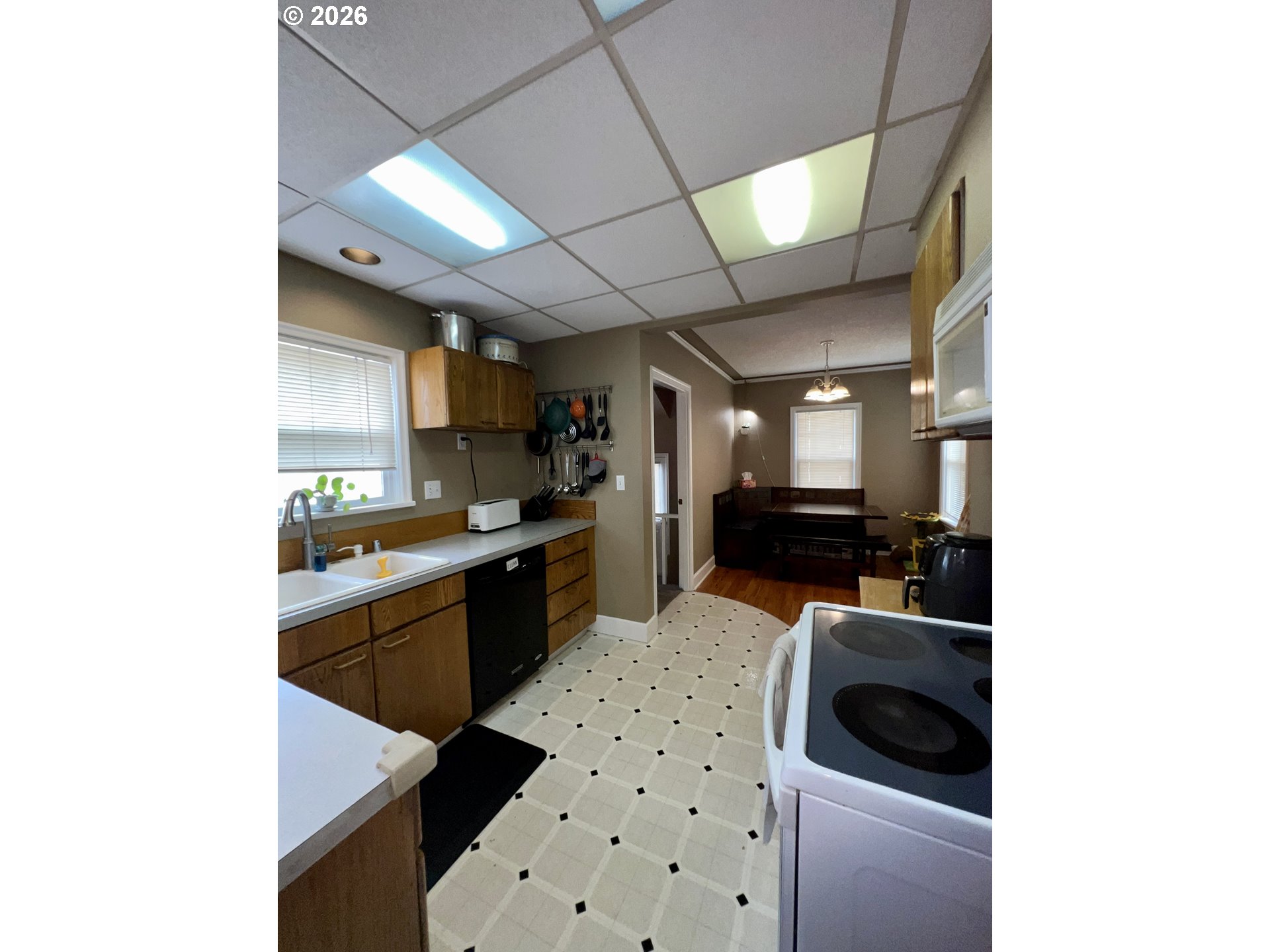 414 W 20TH ST