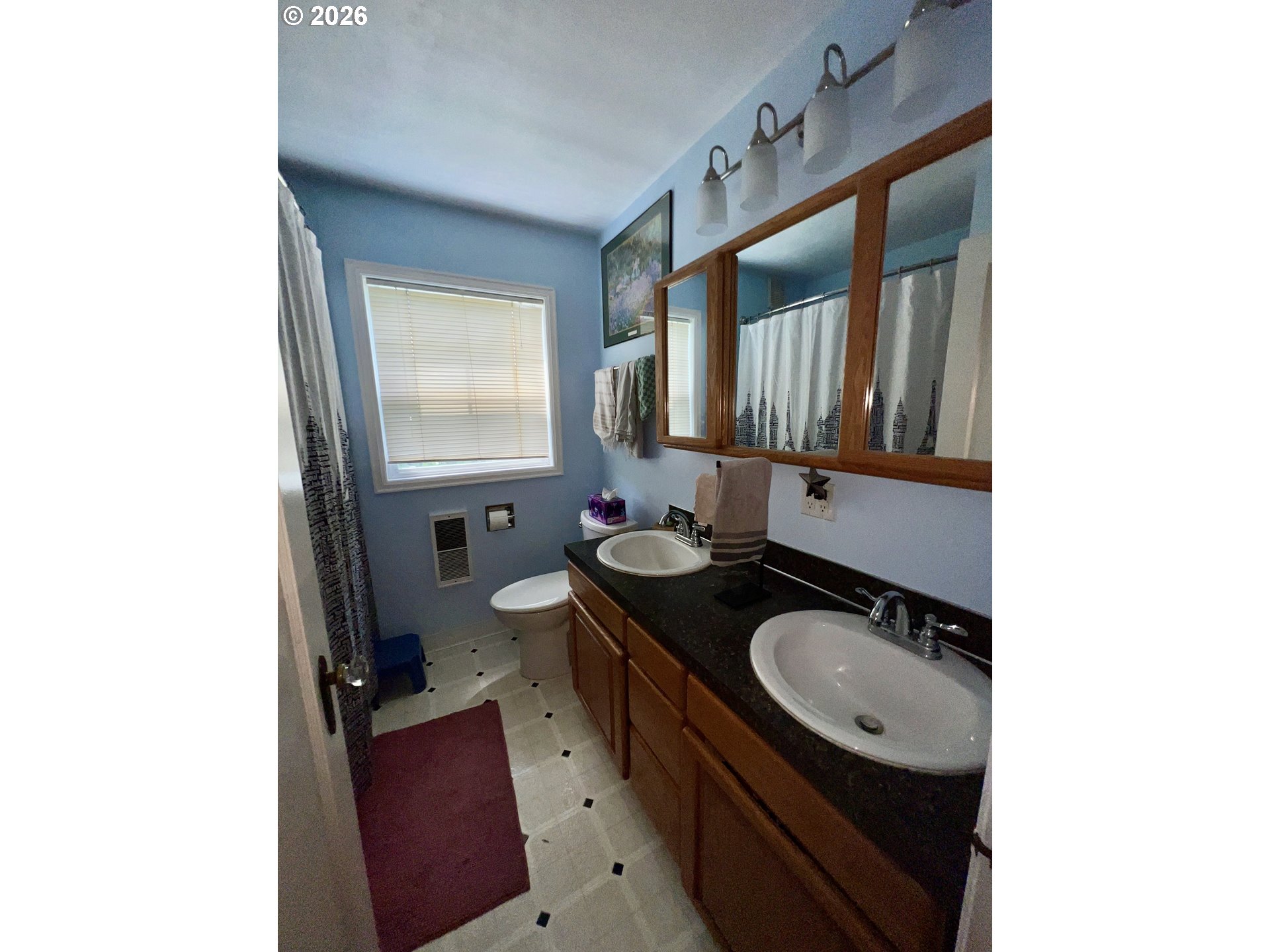 414 W 20TH ST
