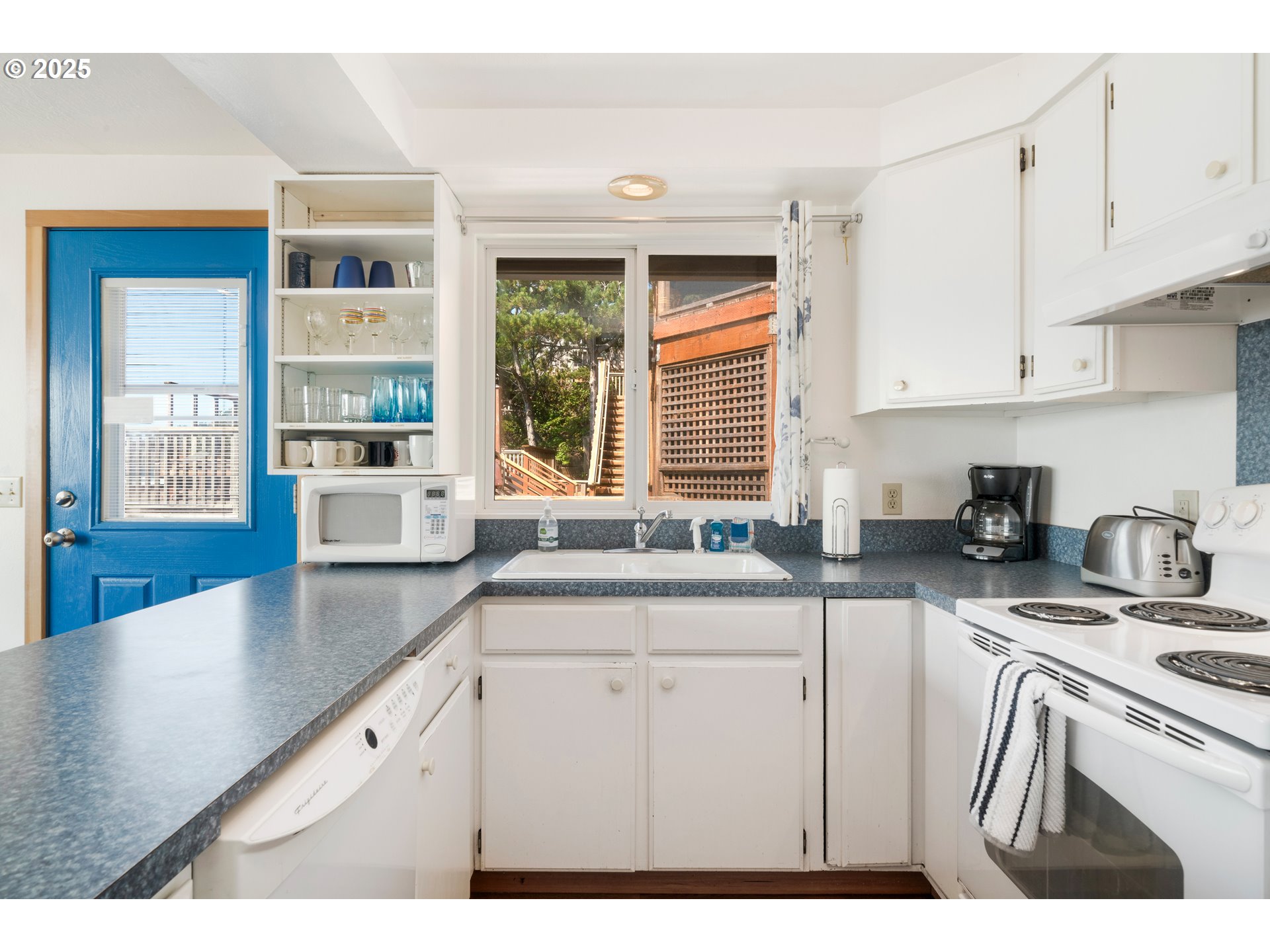 640 OCEAN RD, Manzanita