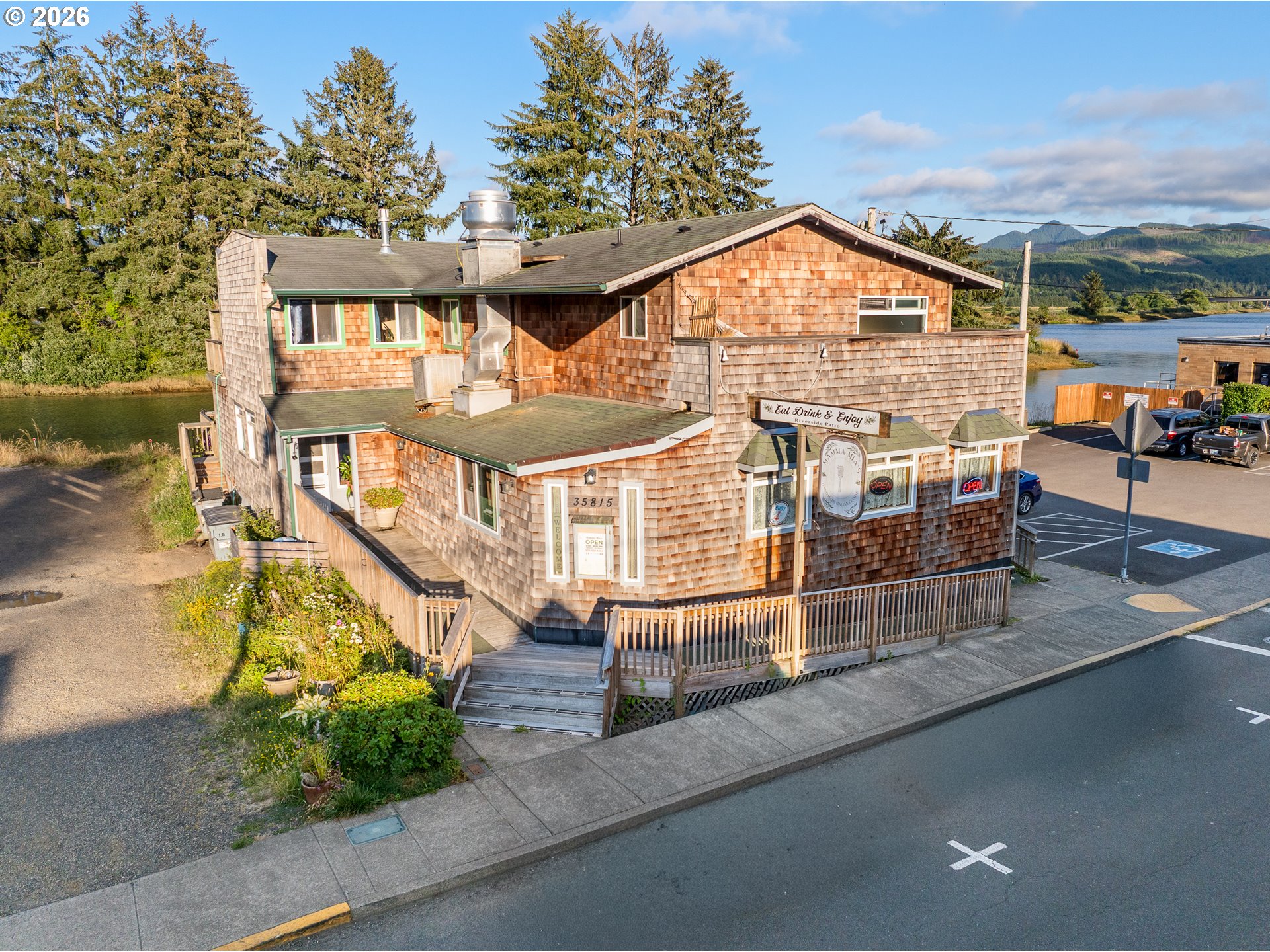 35815 HIGHWAY 101