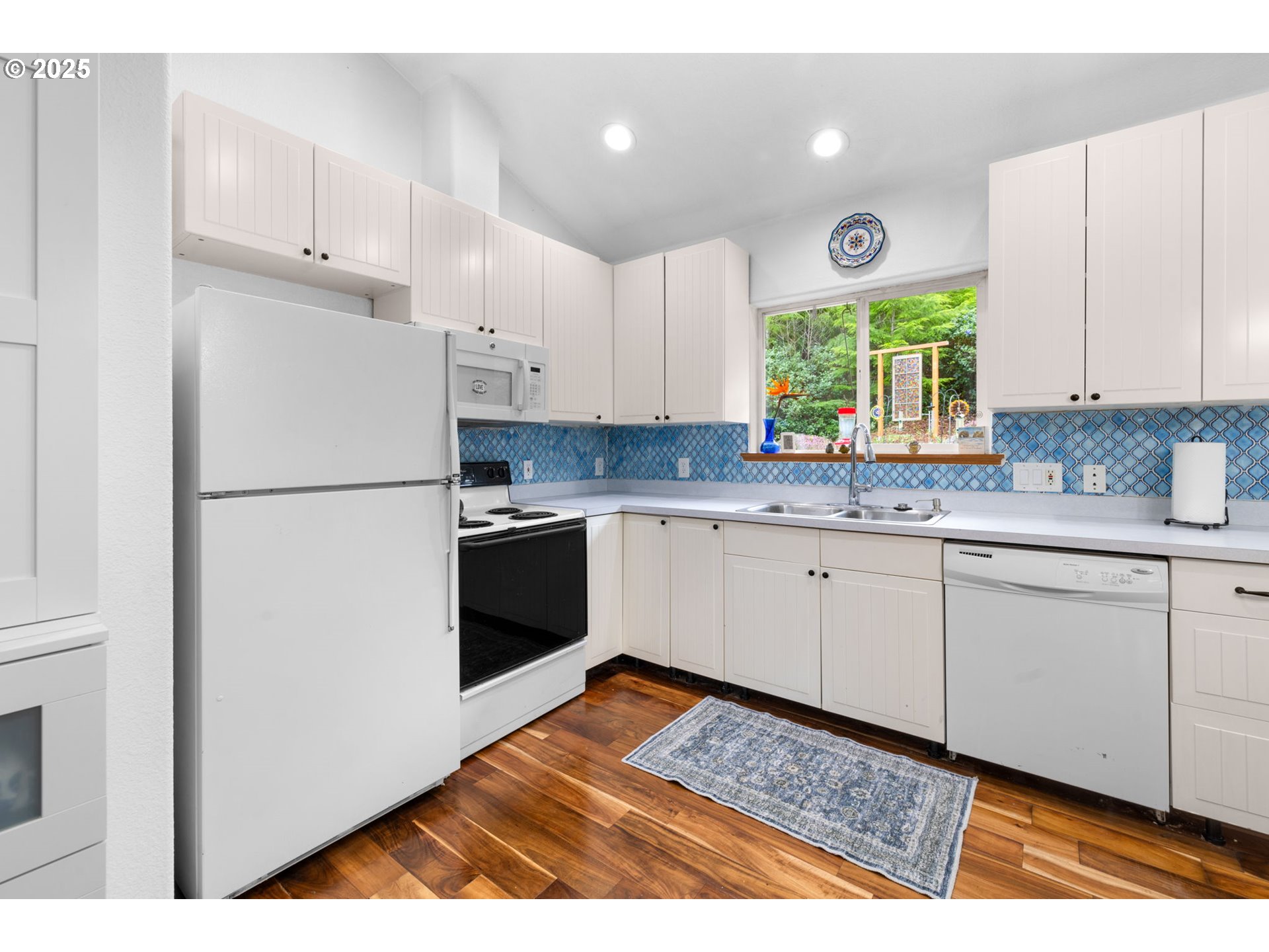 142 S QUADRANT ST