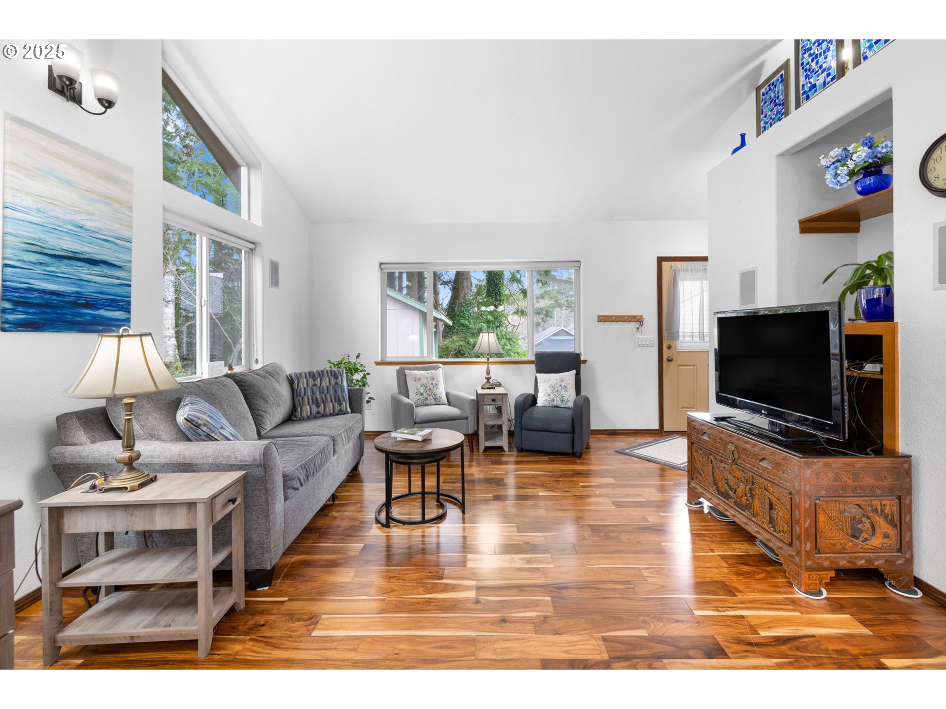 142 S QUADRANT ST