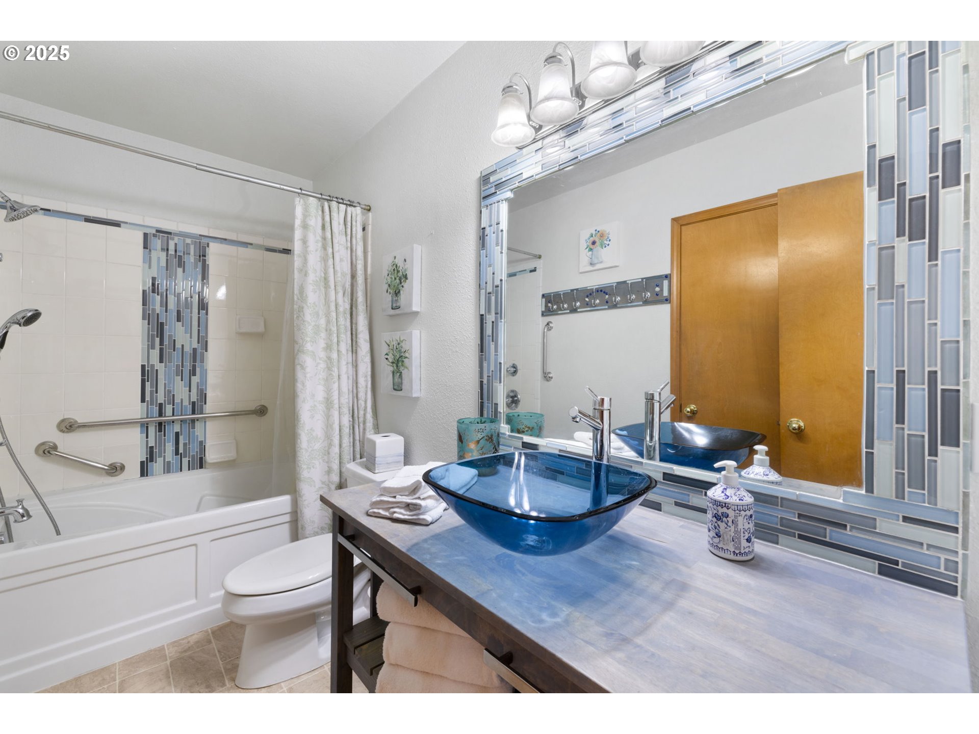 142 S QUADRANT ST