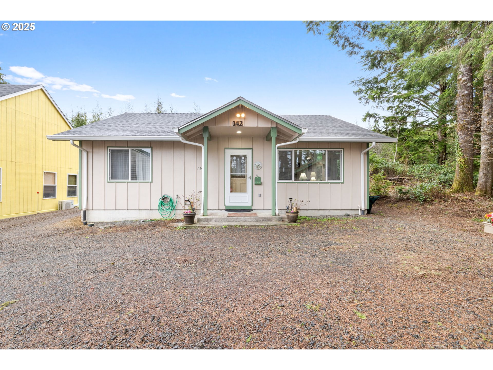 142 S QUADRANT ST