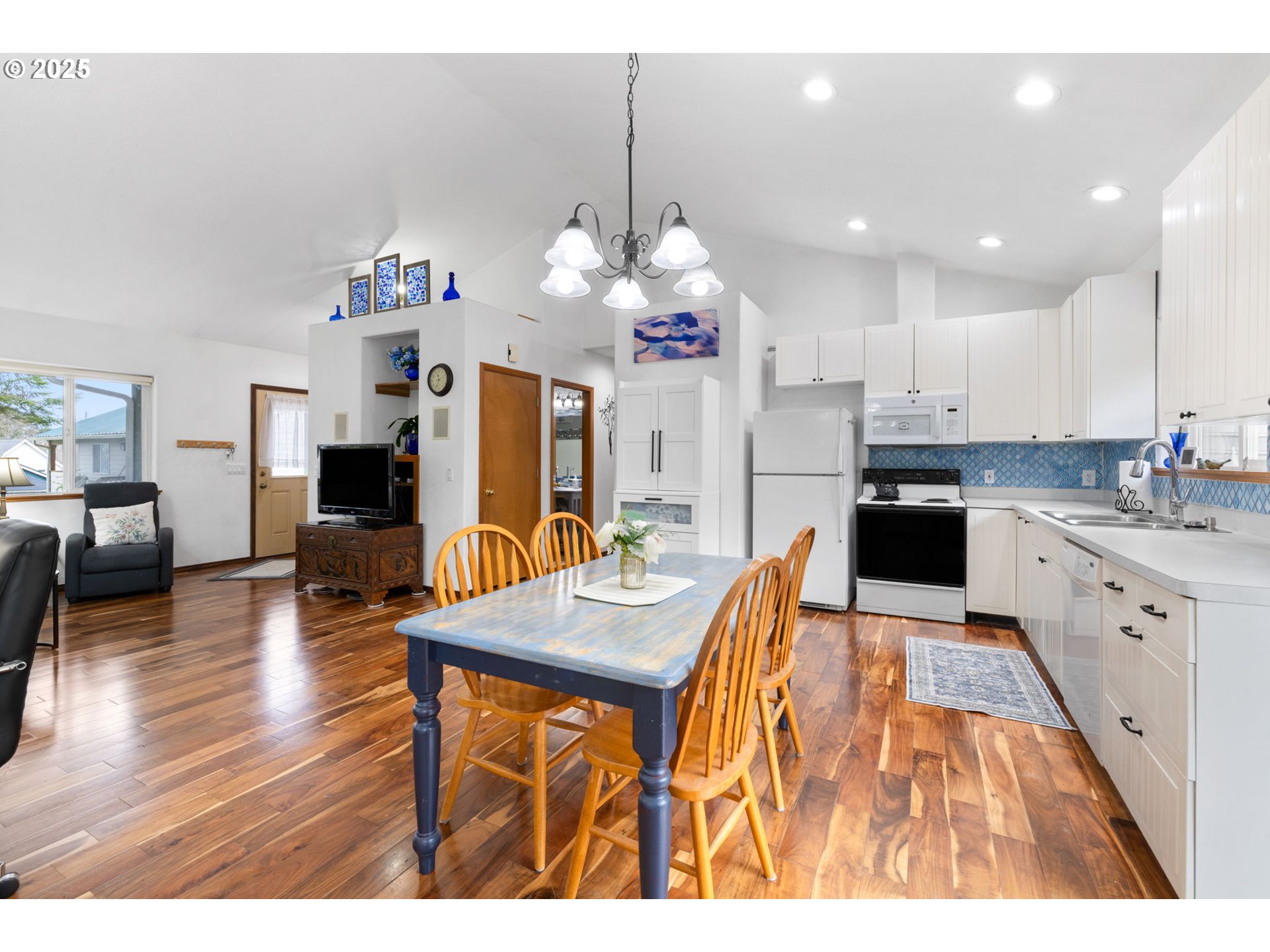 142 S QUADRANT ST