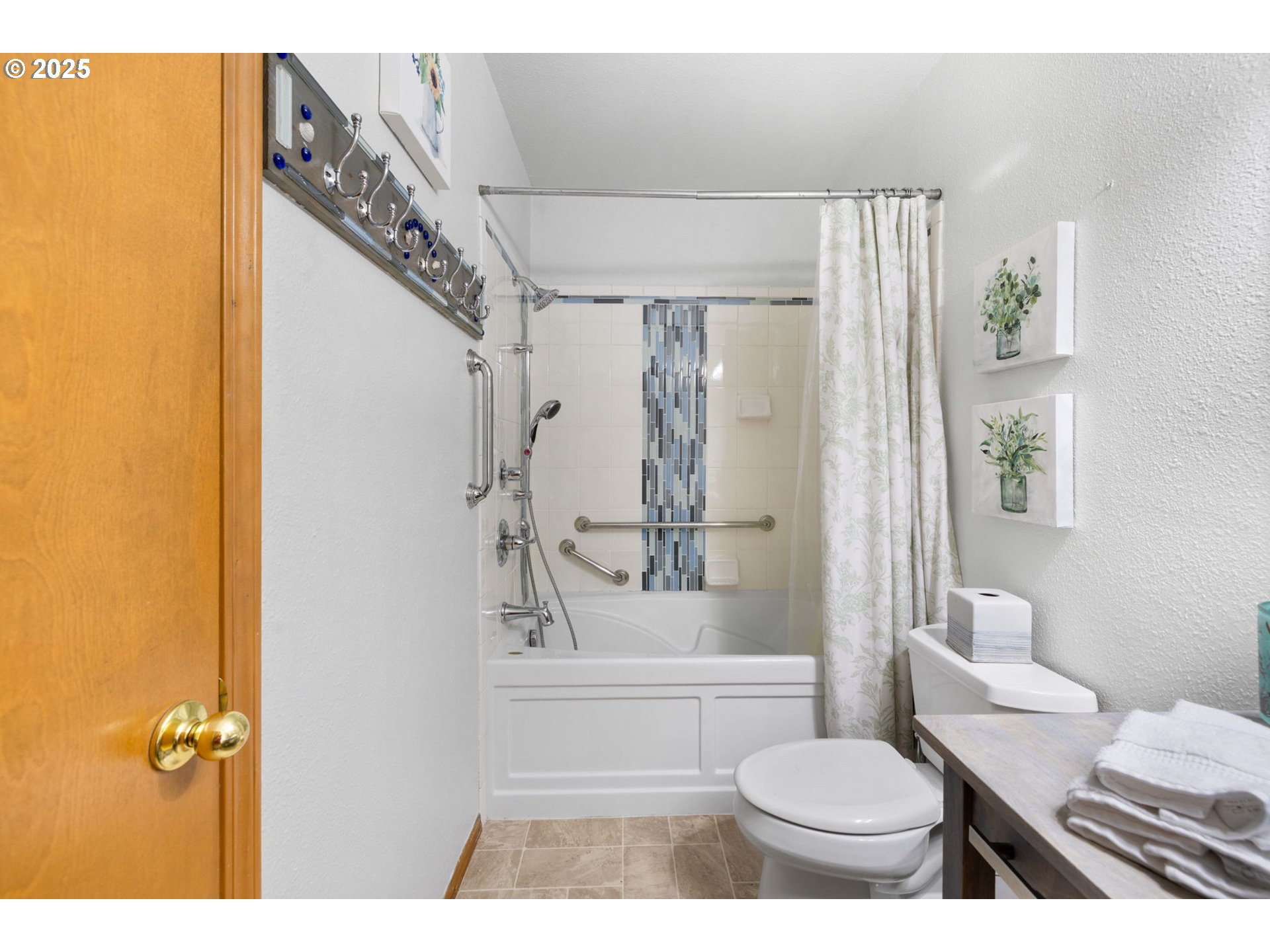 142 S QUADRANT ST