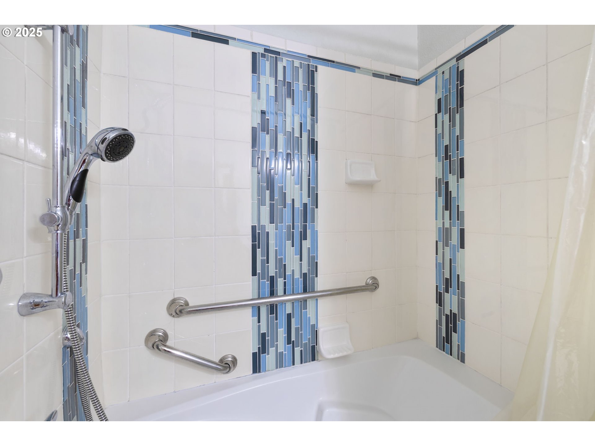 142 S QUADRANT ST
