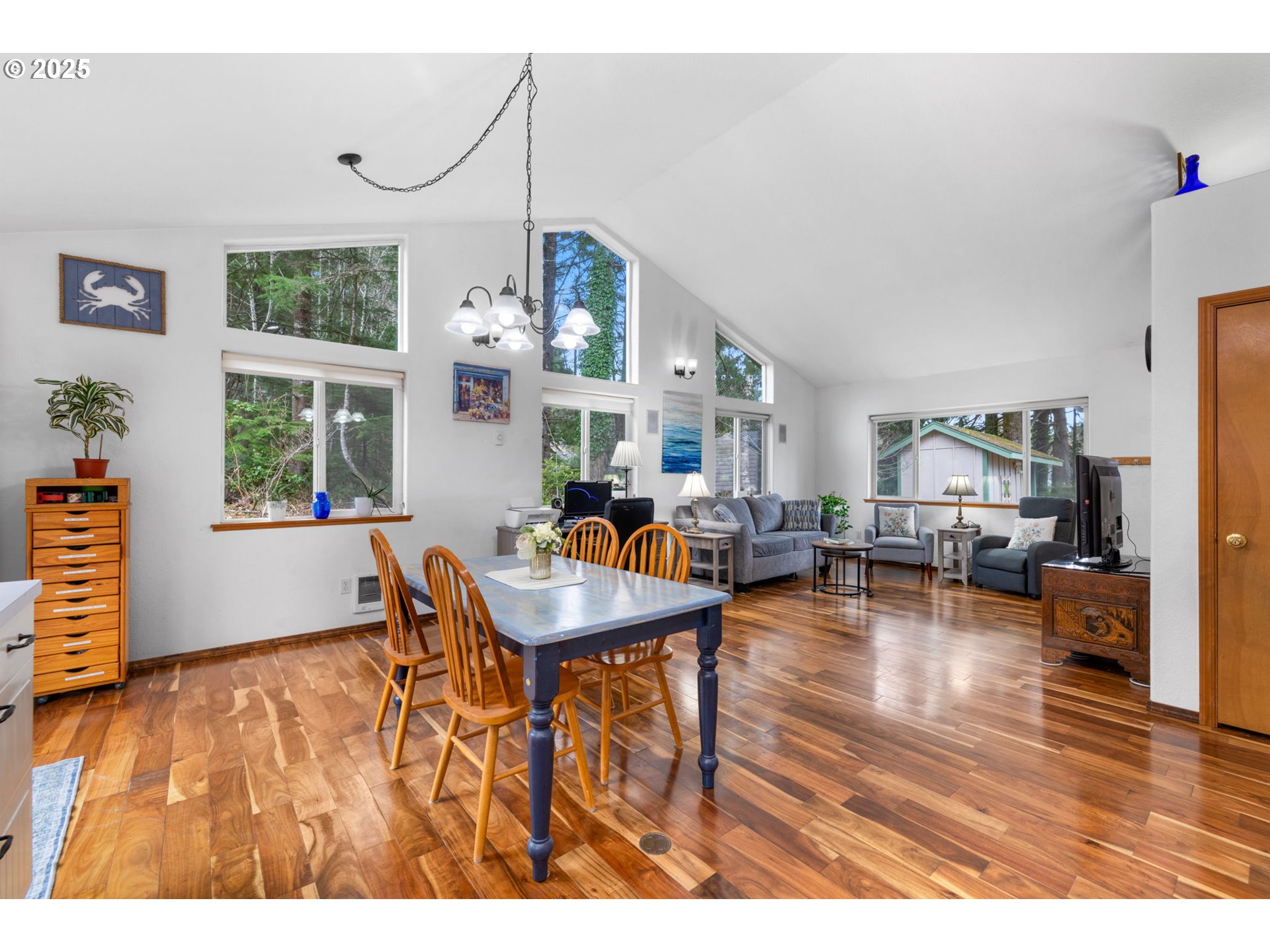 142 S QUADRANT ST