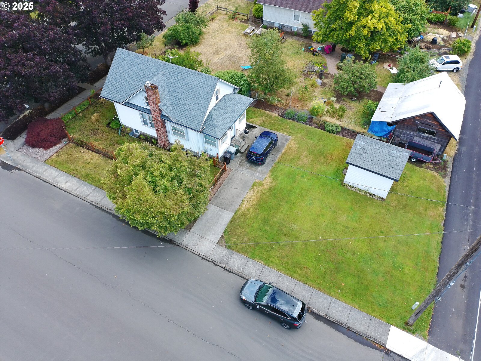 589 NW 3RD AVE